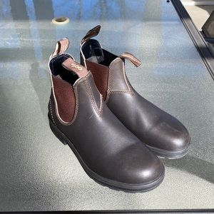 Blundstone Men’s Chelsea #500 in Stout Brown (Men’s 7.5, Women’s 9)